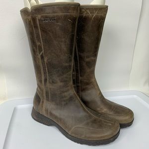 TEVA Sz 9 Brown Distressed Waterproof  Boots